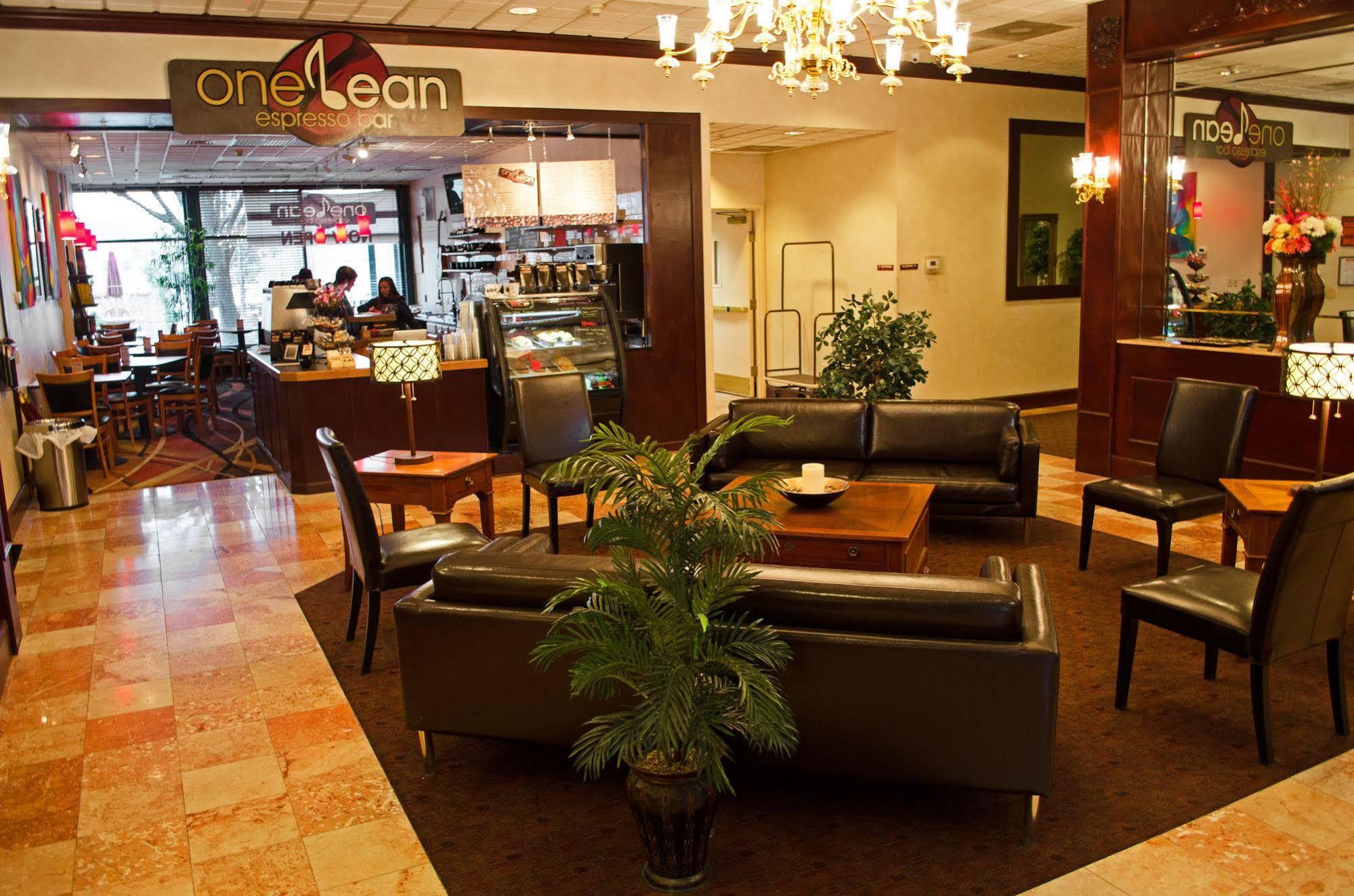 Clarion Hotel & Suites University-Shippensburg Zewnętrze zdjęcie