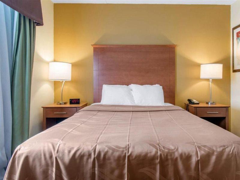 Clarion Hotel & Suites University-Shippensburg Zewnętrze zdjęcie