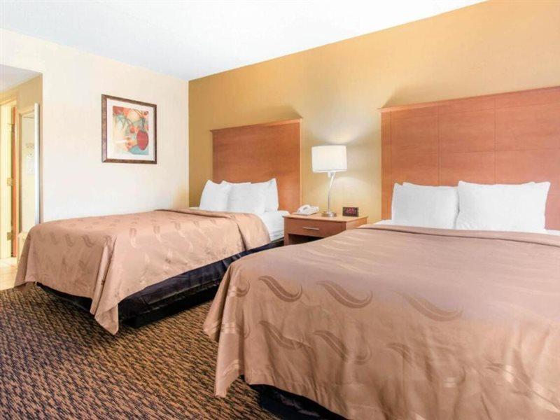 Clarion Hotel & Suites University-Shippensburg Zewnętrze zdjęcie
