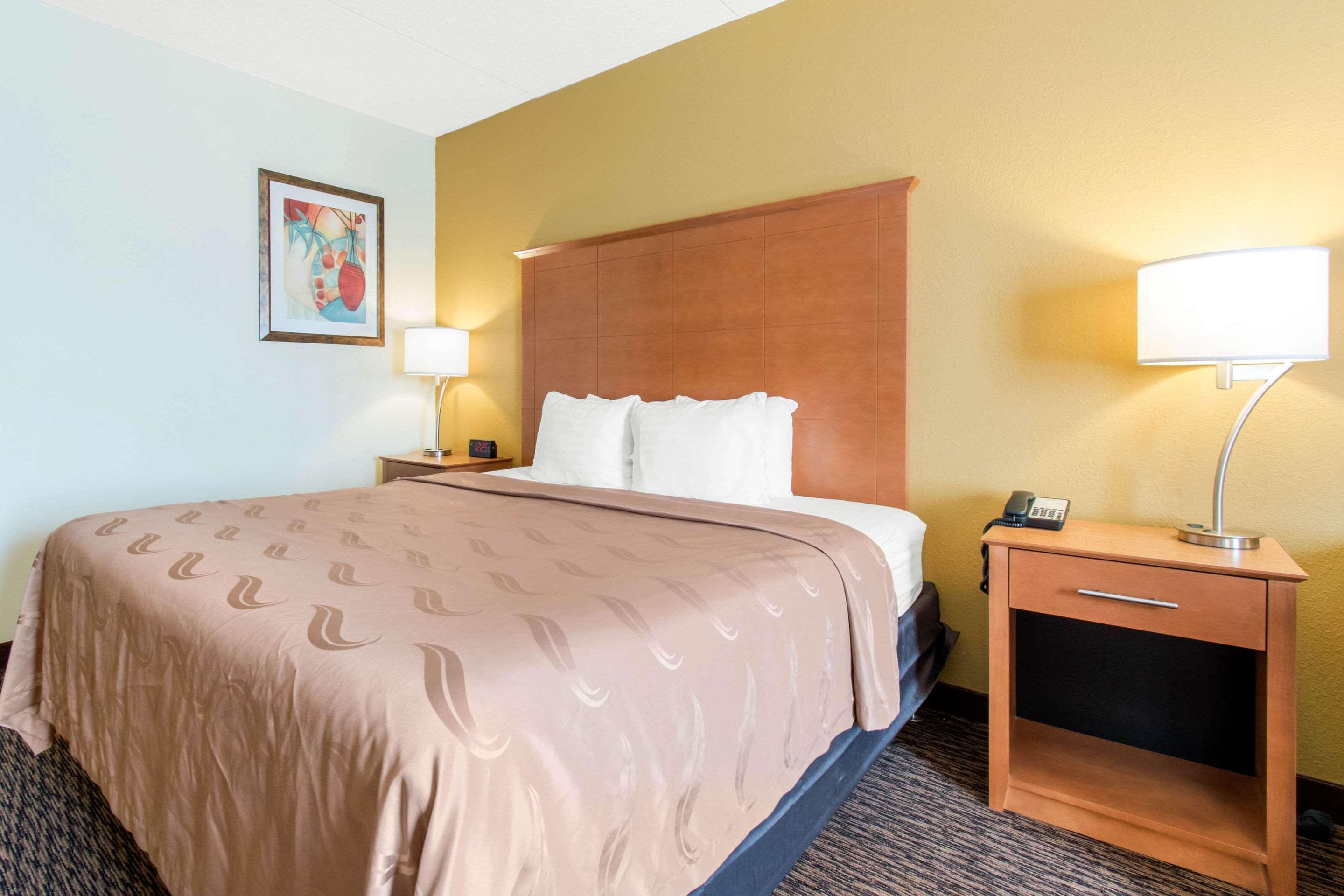 Clarion Hotel & Suites University-Shippensburg Zewnętrze zdjęcie