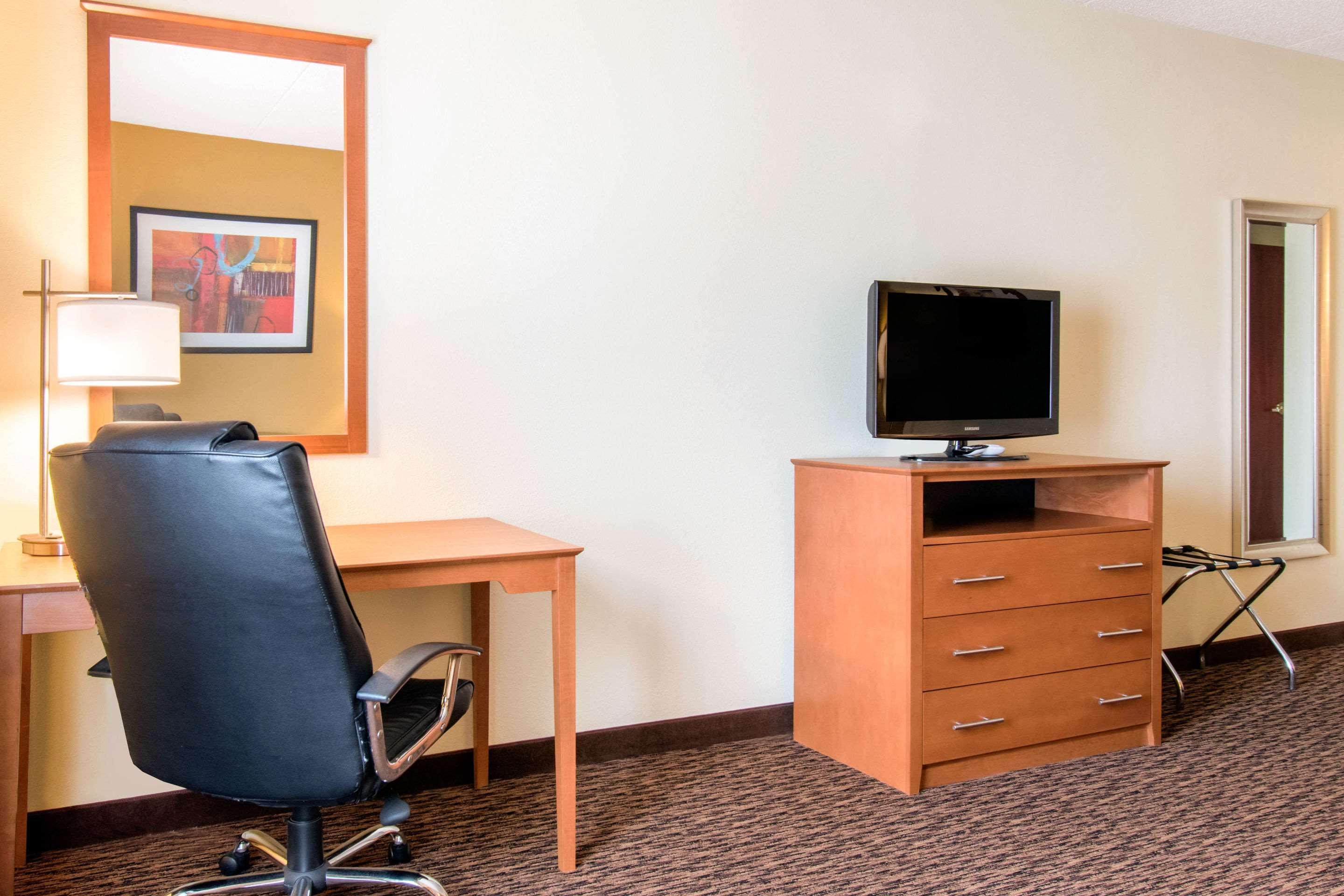 Clarion Hotel & Suites University-Shippensburg Zewnętrze zdjęcie