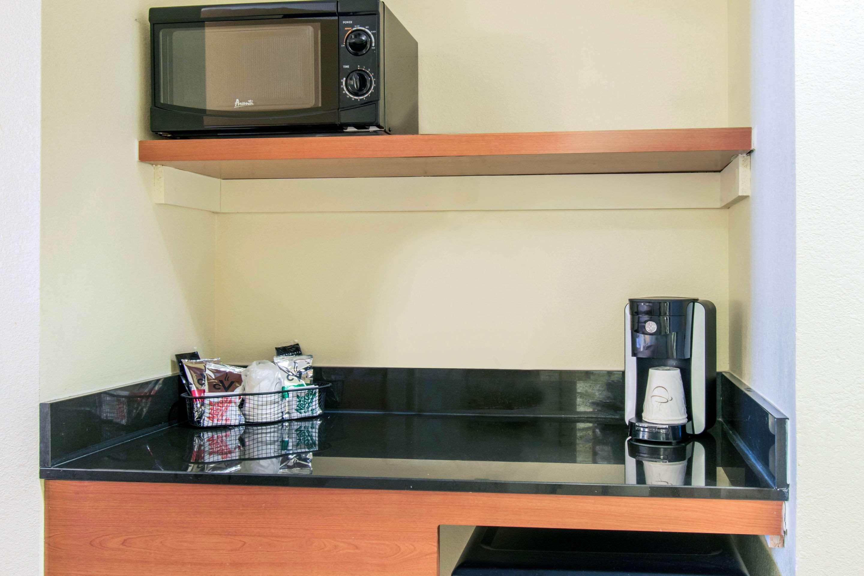 Clarion Hotel & Suites University-Shippensburg Zewnętrze zdjęcie