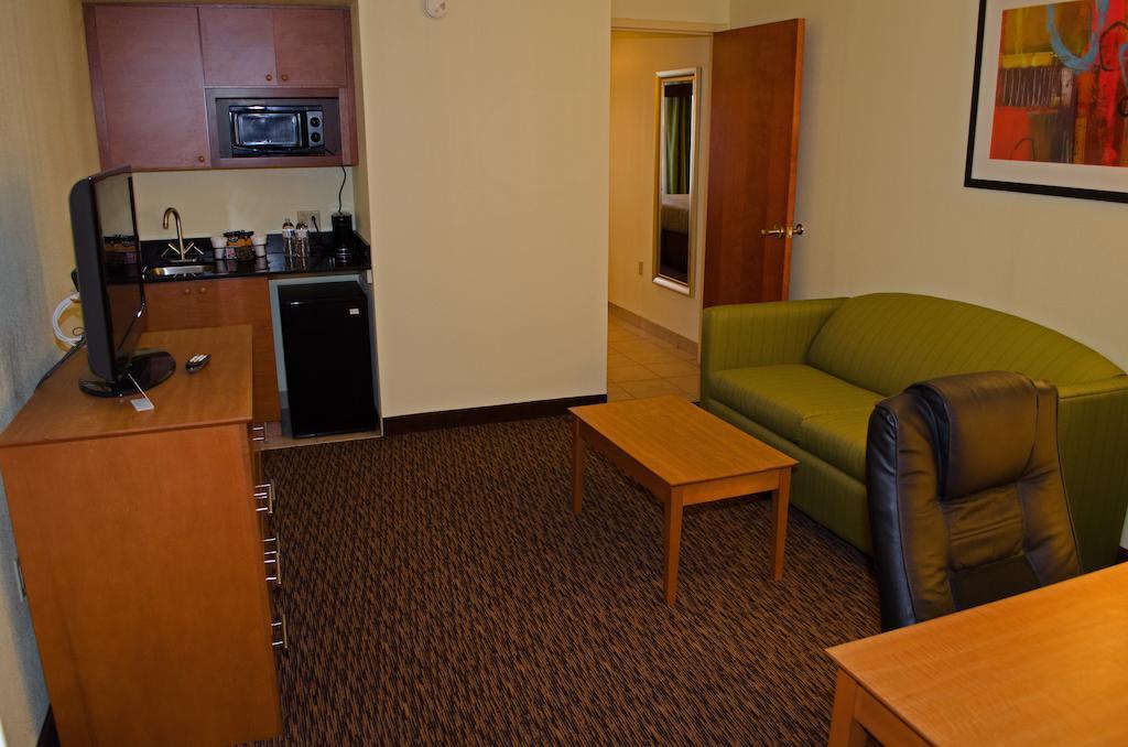 Clarion Hotel & Suites University-Shippensburg Zewnętrze zdjęcie
