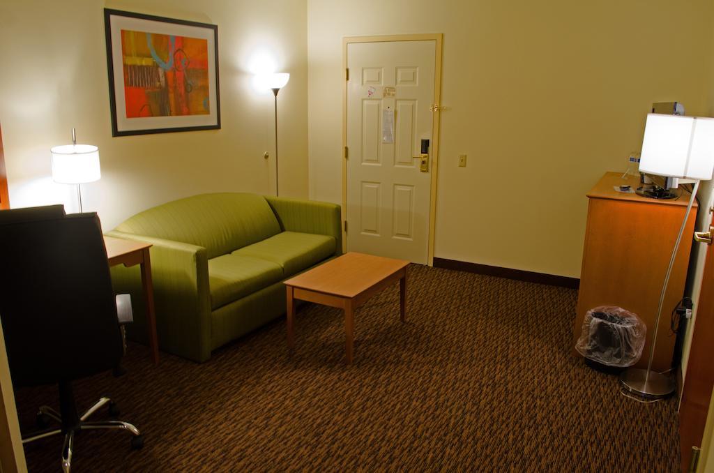 Clarion Hotel & Suites University-Shippensburg Zewnętrze zdjęcie