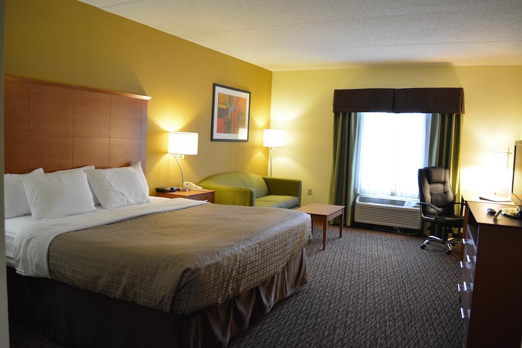 Clarion Hotel & Suites University-Shippensburg Zewnętrze zdjęcie