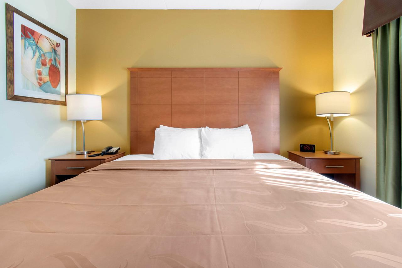 Clarion Hotel & Suites University-Shippensburg Zewnętrze zdjęcie