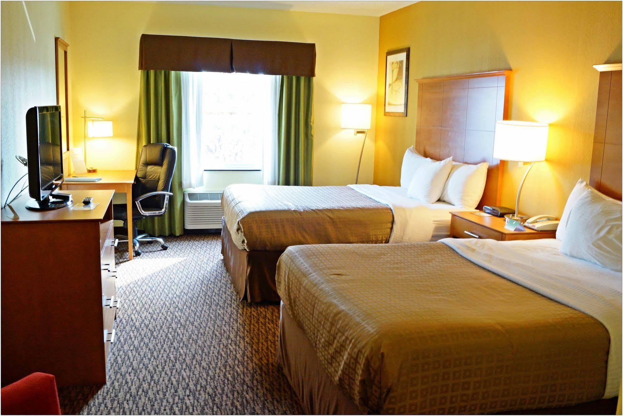 Clarion Hotel & Suites University-Shippensburg Zewnętrze zdjęcie