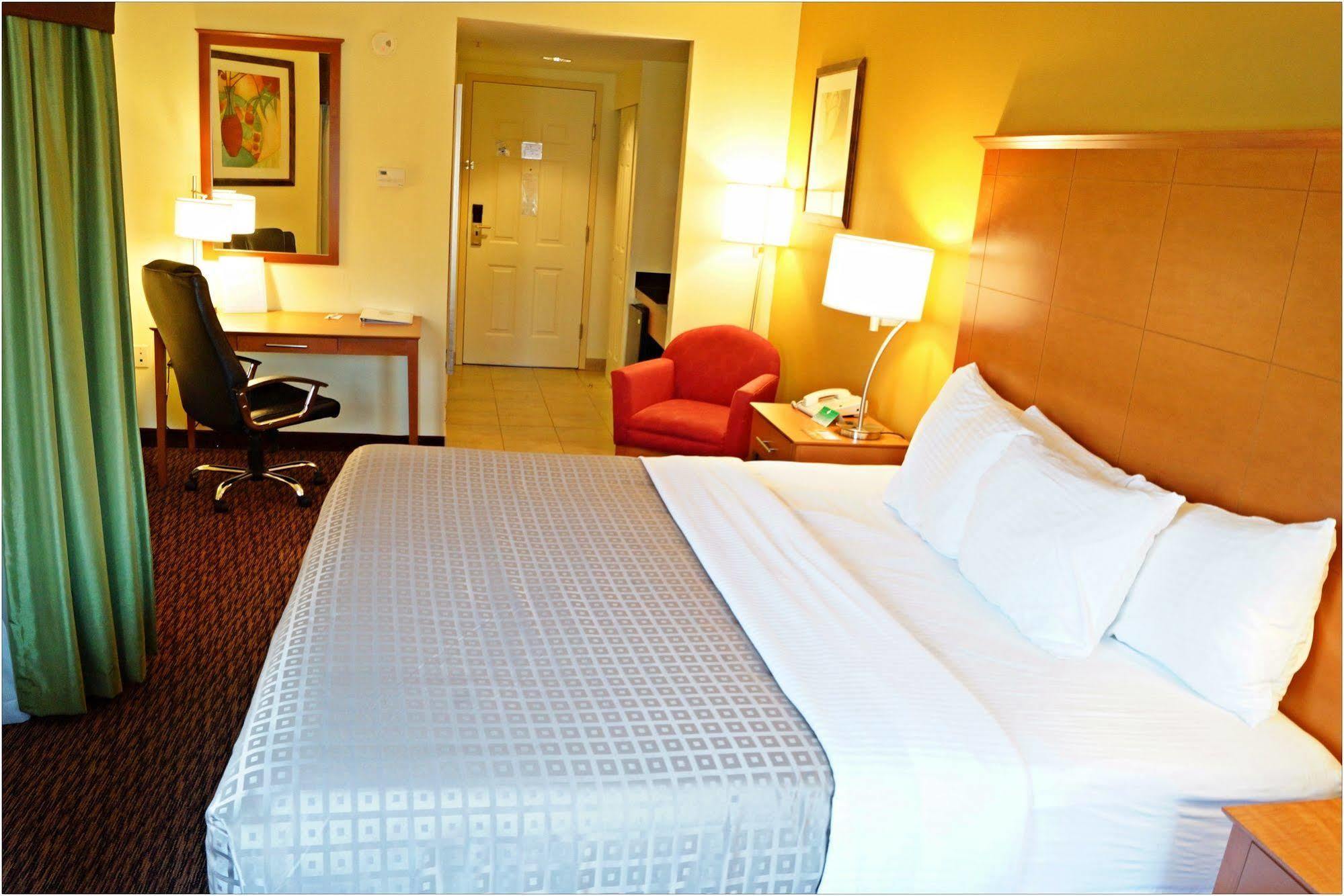 Clarion Hotel & Suites University-Shippensburg Zewnętrze zdjęcie